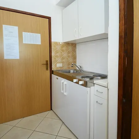 With Swimming Pool Valica - - 27200 Apartmán